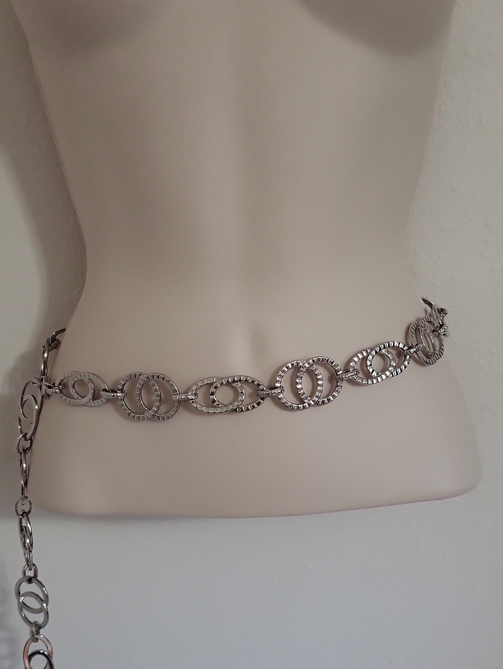 Silver Textured Circular Link Chain Waist Belt